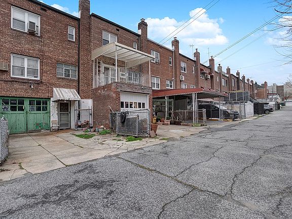 5th image of 1698 De Kalb Ave