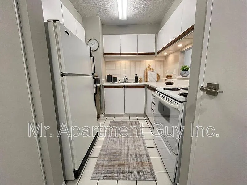Studio, $2,049 — Photo 2