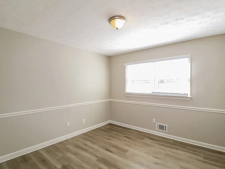 1634 Rhonda Ln — Photo 13
