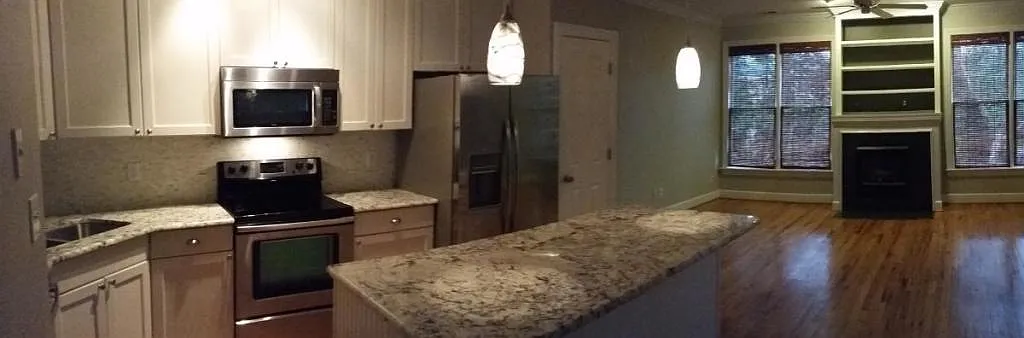 2 bed, 2.5 bath, 1600 sqft, $1,650 — Photo 3