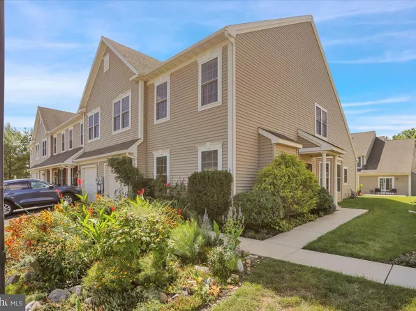 305 Emerald Ln, Wyomissing, PA 19610