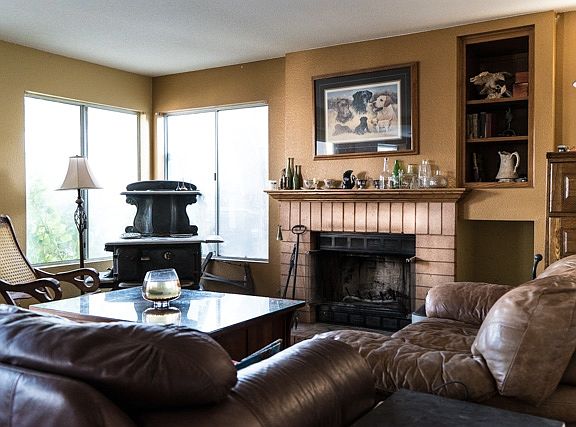 2nd image of 1726 Cameo Dr