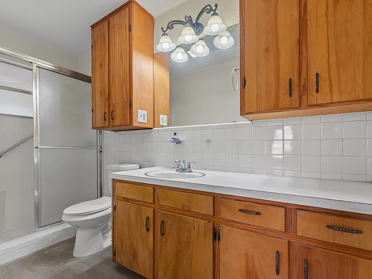 1302 Redondo Dr — Photo 13