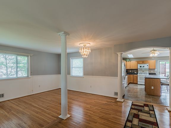 5th image of 7425 Tillman Dr