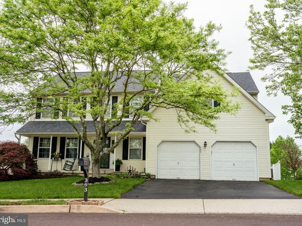 393 Essex Ct, Perkasie, PA 18944