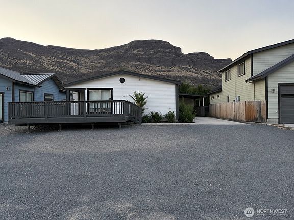 2nd image of 707 Hunter Avenue SW