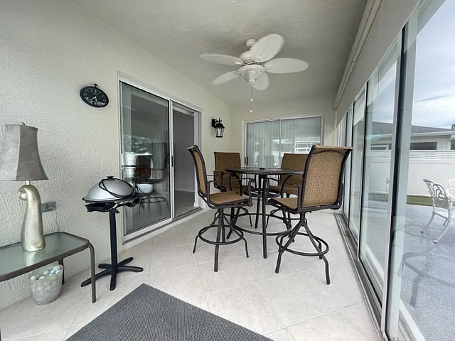 2909 Meadow Lawn Ln — Photo 12