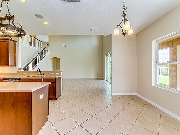 5th image of 1905 Plantation Oak Dr