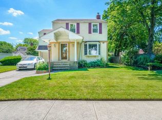 81 Fallon Ave, Elmont, NY 11003
