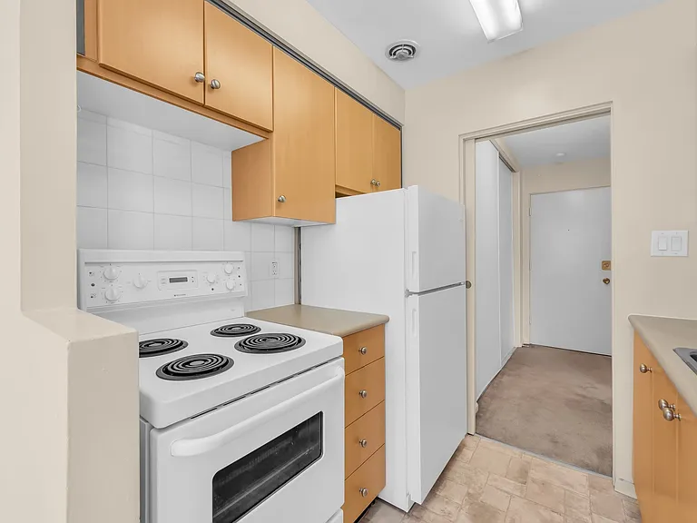 1101 Harwood St — Photo 15