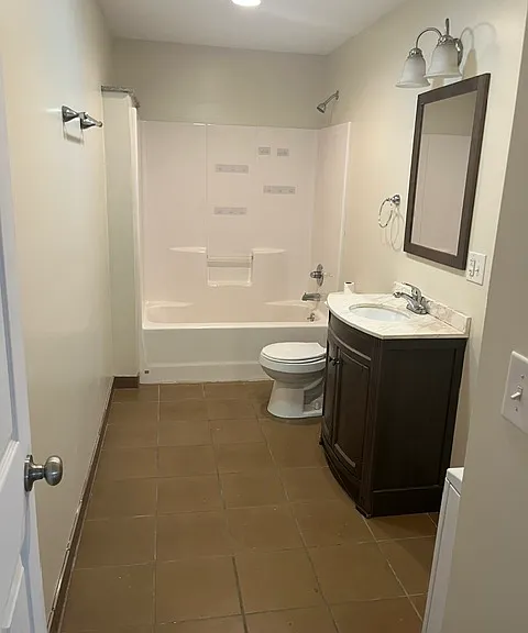 2020 Iowa Rd #B — Photo 6