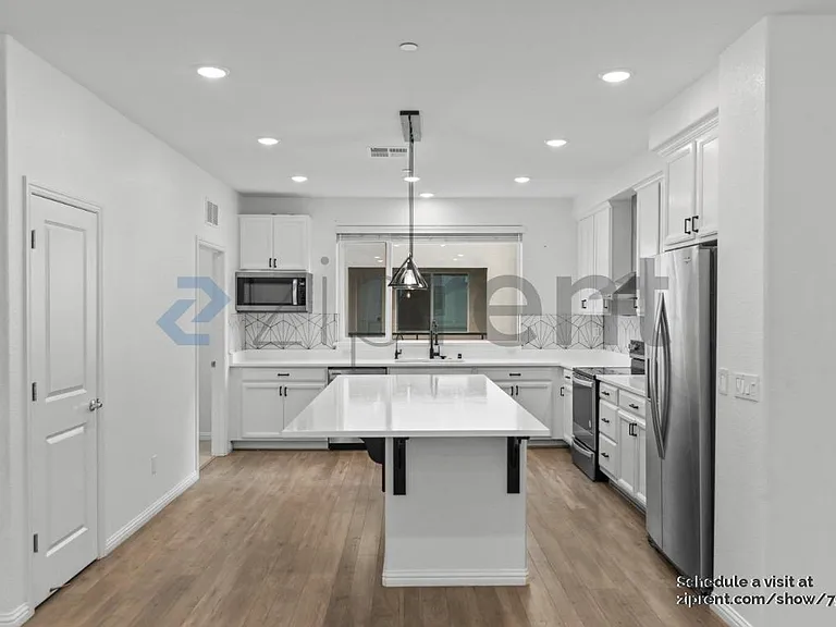 586 Jayne Ct — Photo 9