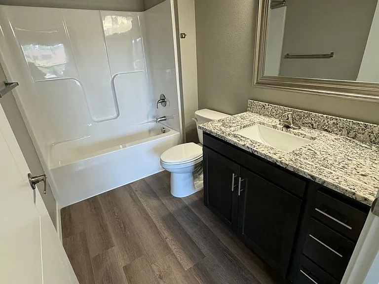 Kraewood Flats - Summer Rent Special through July 31 2026 — Photo 64