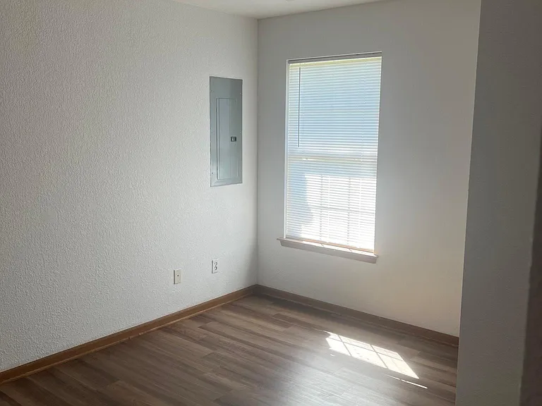 705 SE Southbrooke Ct #705 — Photo 4