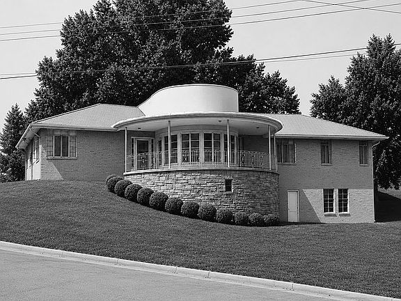 5th image of 3000 Short Cherry St
