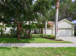 1869 Riveredge Dr, Tarpon Springs, FL 34689