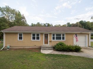 6 Holmes Rd, Coventry, RI 02816