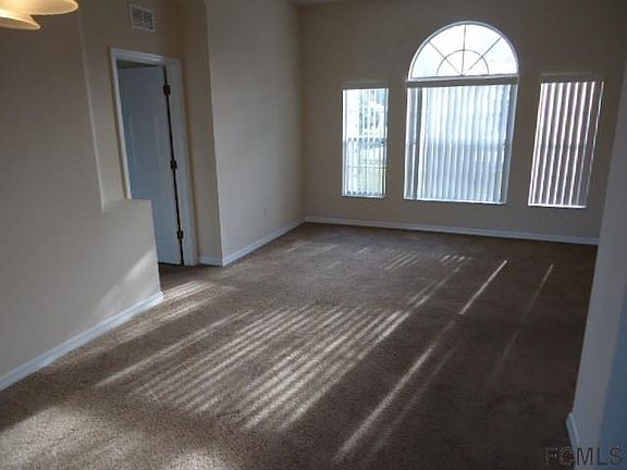5th image of 13 Brockton Ln