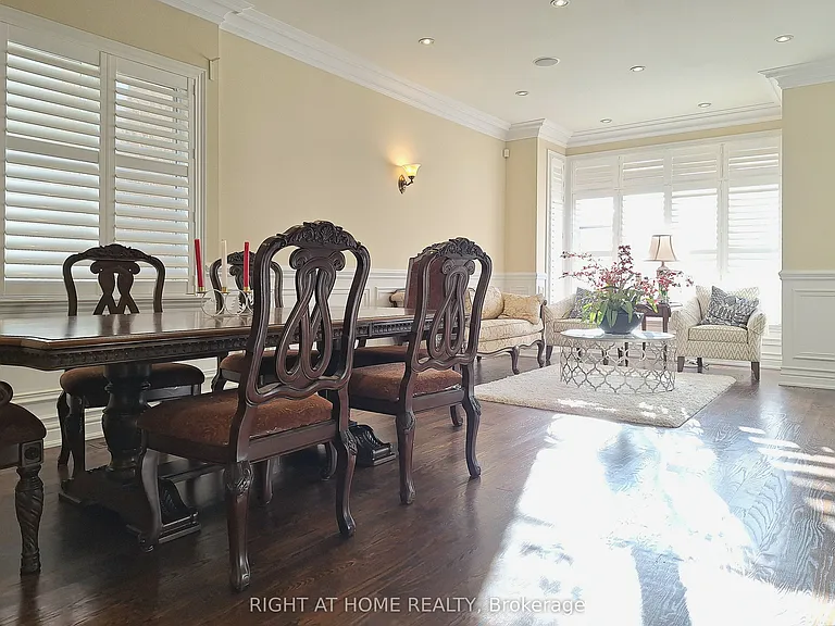 378 Douglas Ave — Photo 4
