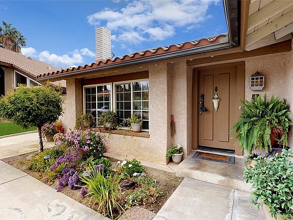 2nd image of 1586 Lakewood Way