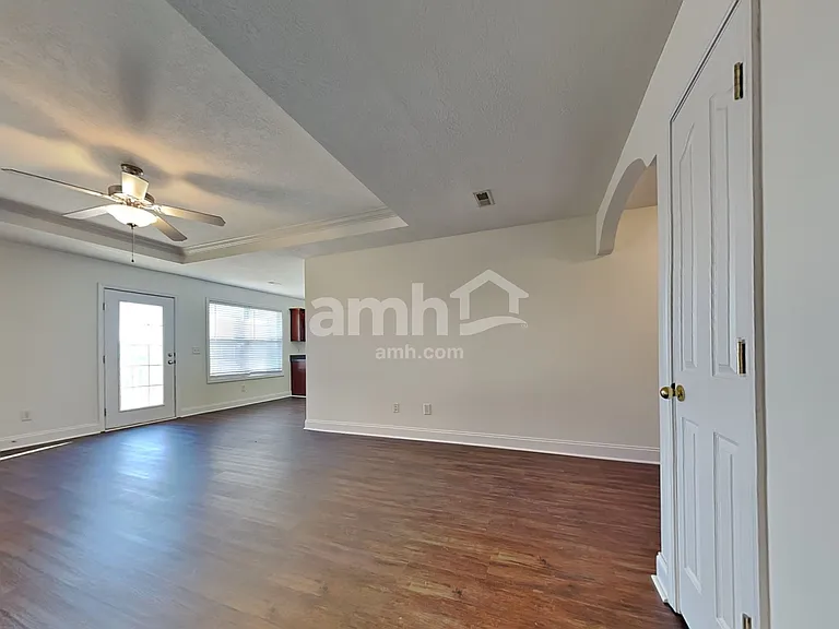 7800 Wisdom Ln — Photo 6