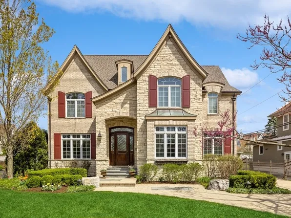 17 E North St, Hinsdale, IL 60521
