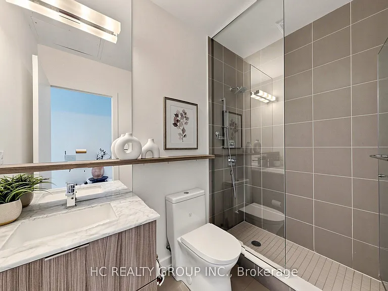 6 Parkwood Ave #701 — Photo 14