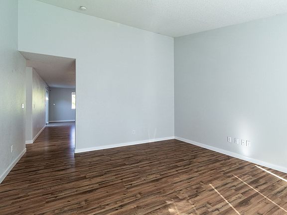 3rd image of 9006 NE 72nd St