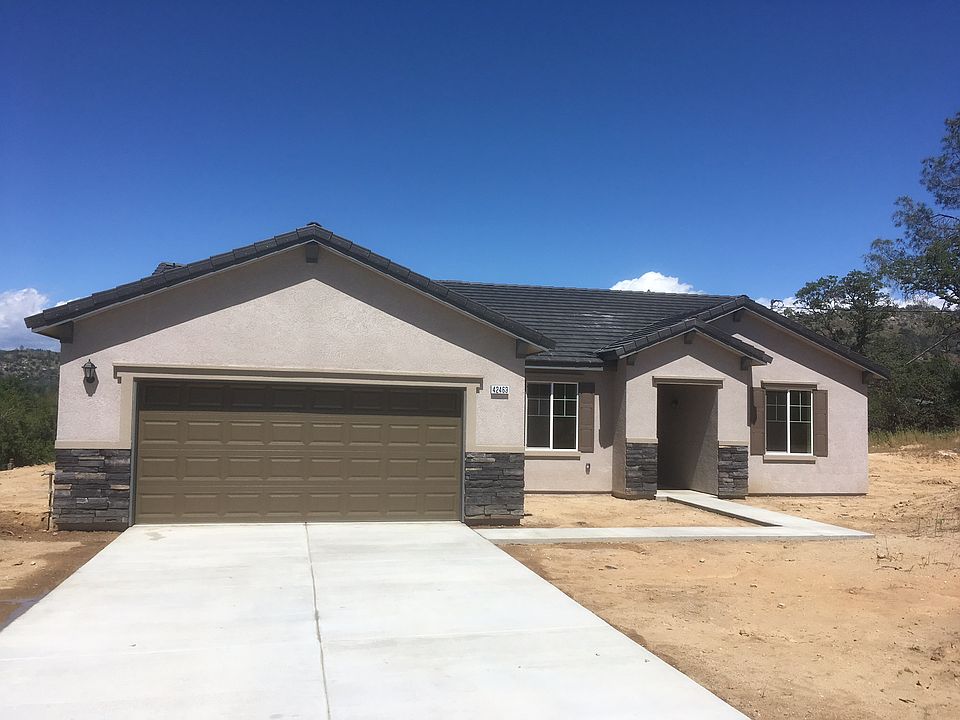 concrete drive and walkd
