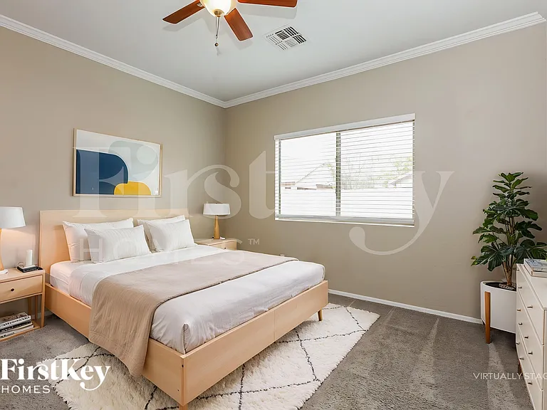 2850 E Silverbell Rd — Photo 11