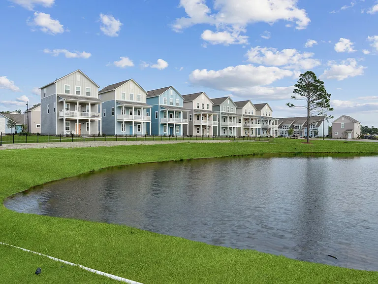 Hamlet Barclay West - Homes & Townhomes for Rent — Photo 36