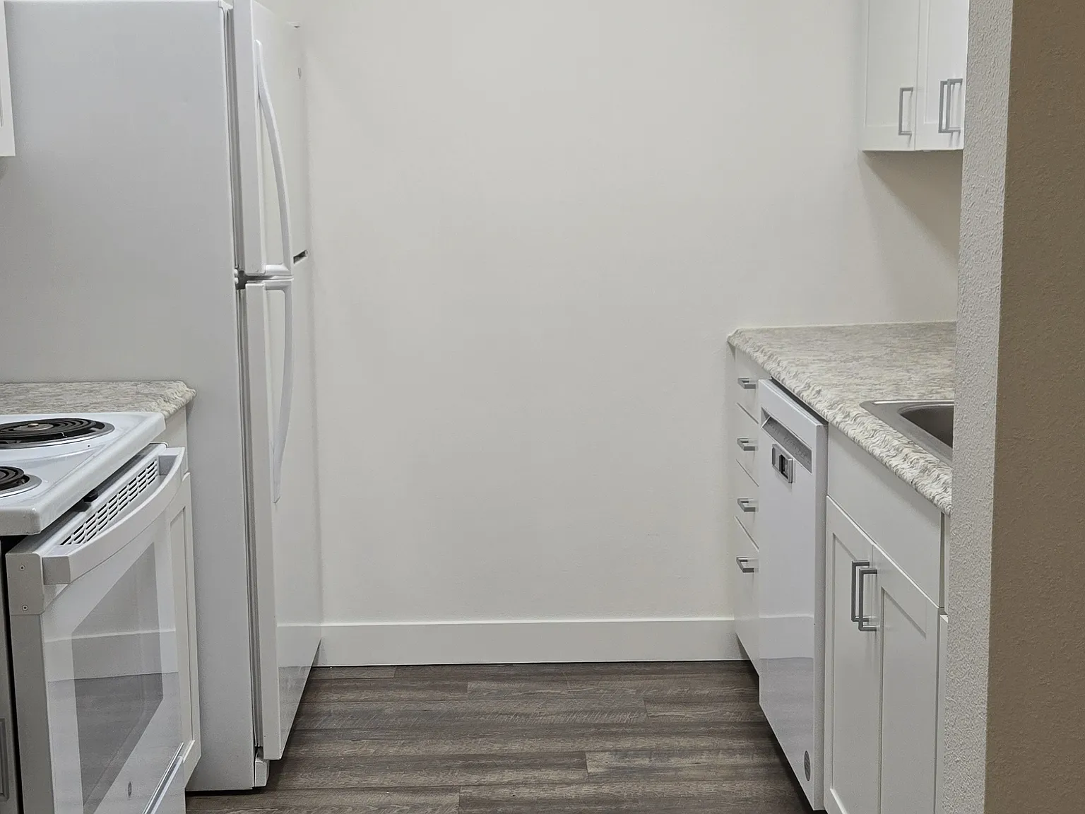 2 bed, 850 sqft, $2,100 — Photo 4