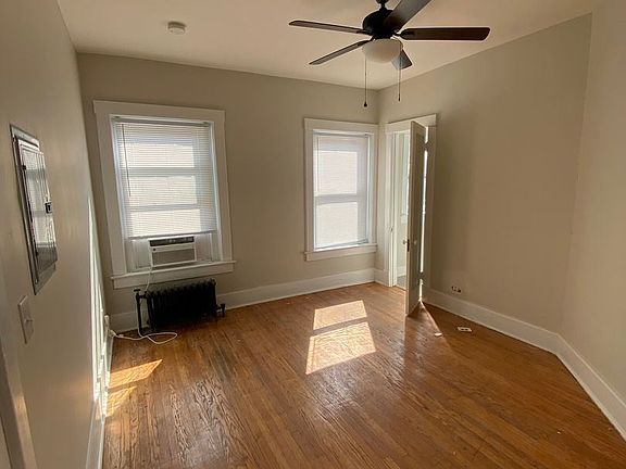 4th image of 410 W Ormsby Ave #11585184