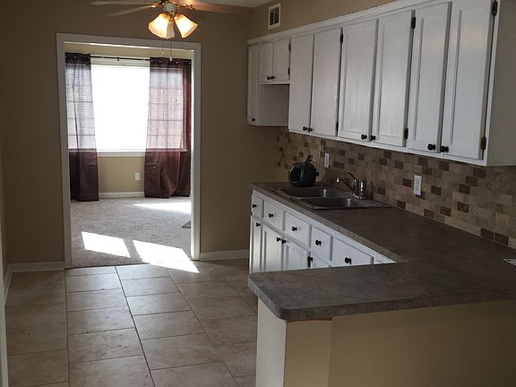 3rd image of 2036 Bancroft Ave