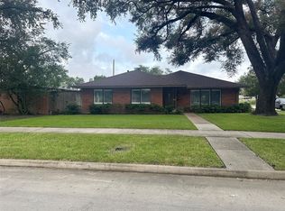2123 Ridgecrest Dr, Houston, TX 77055