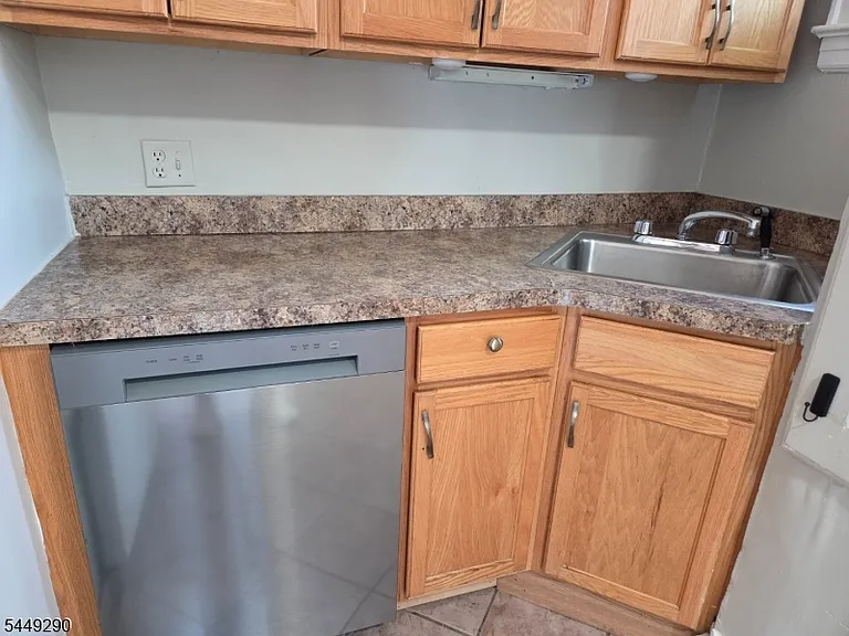 22 Seymour St #6 — Photo 21