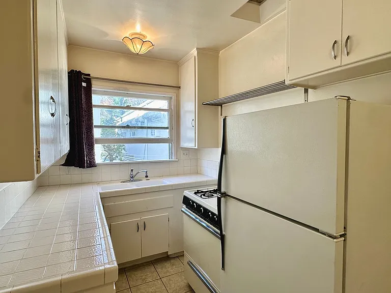 320 S. Rexford Drive — Photo 6