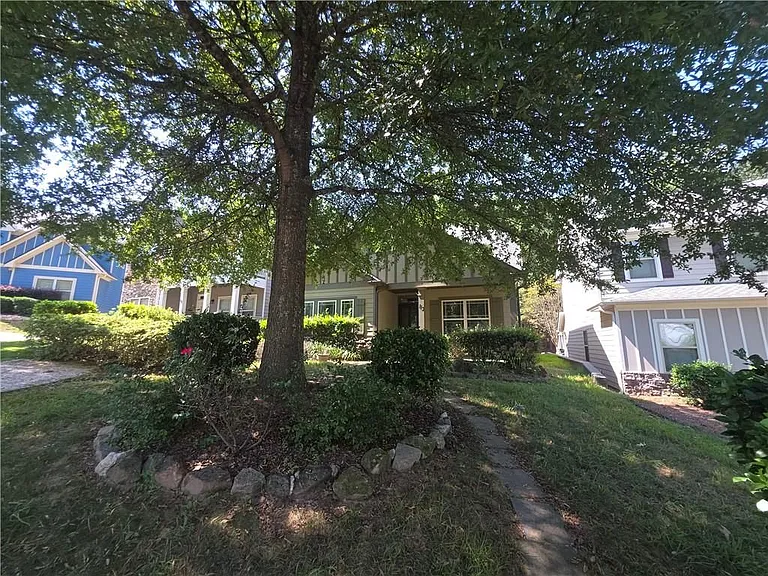 113 Macalester Dr — Photo 4