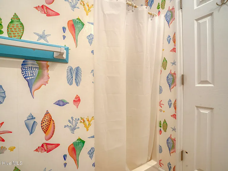3994 Island Dr — Photo 35