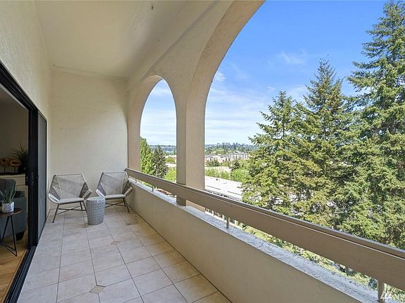 5th image of 2929 76th Ave SE APT 512D