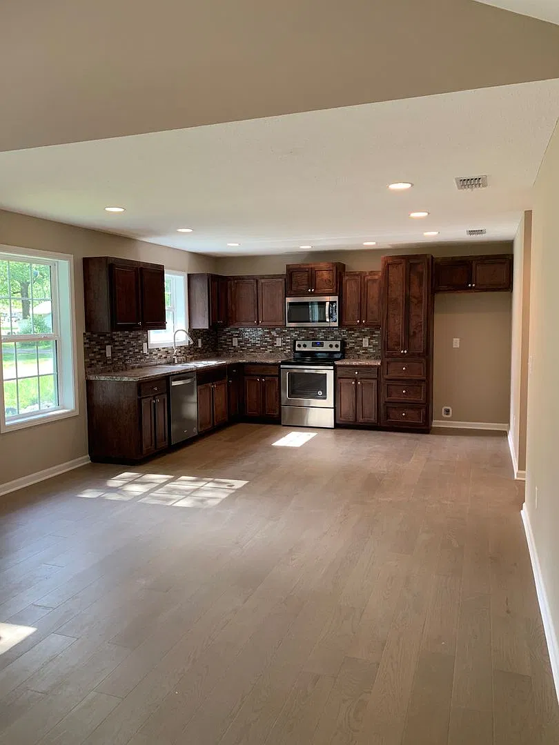 Adorable Home in Great Central Location... — Photo 4