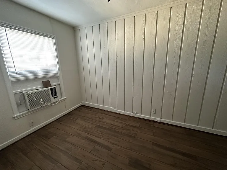 4402 Roseland St — Photo 17