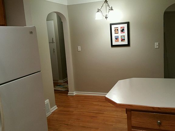 3rd image of 1049 Ottillia St SE
