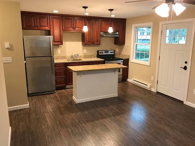 2 Aiken Ave — Photo 2