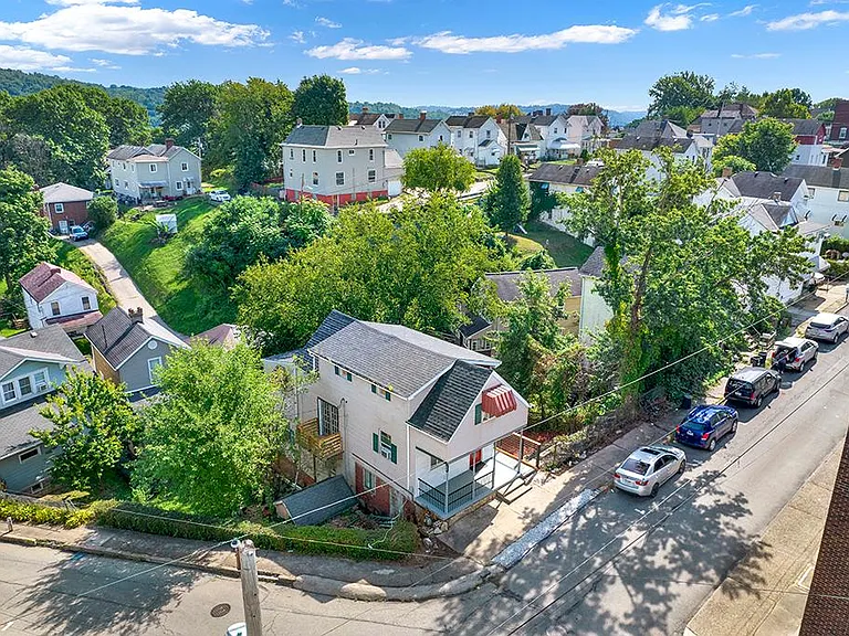220 Crest Ave — Photo 24