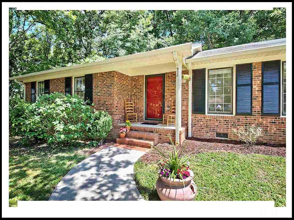 1st image of 928 Clarion Dr