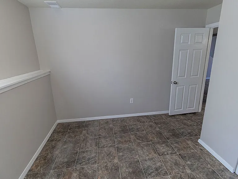 1011 W Ash St — Photo 32