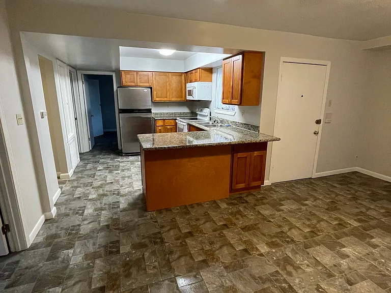 Kitchen/Den