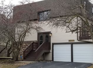 3S318 Briarwood Dr, Warrenville, IL