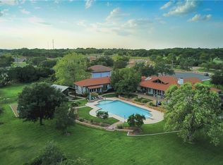 923 Valley View Dr, Leander, TX 78641